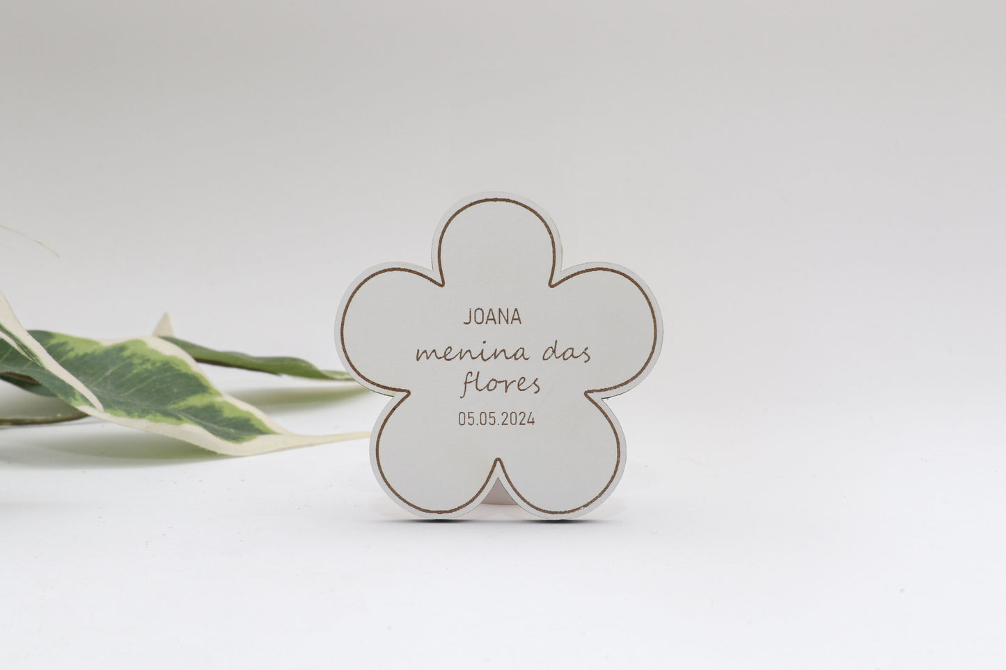 Porta-Alianças - Crachá Menina das Flores
